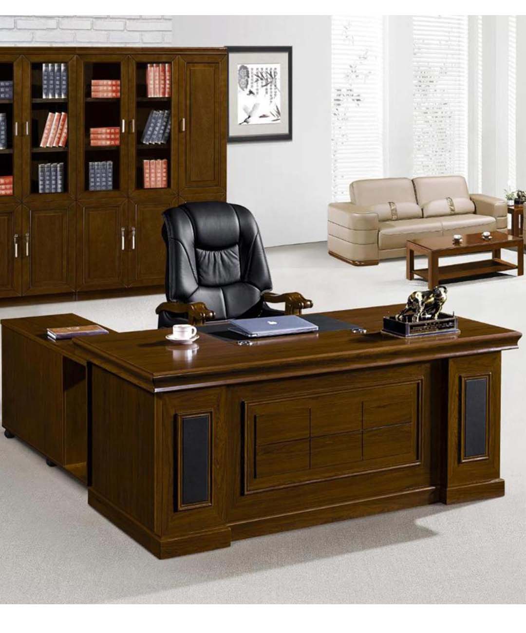 Classic Wooden Executive Desk - Timeless Elegance