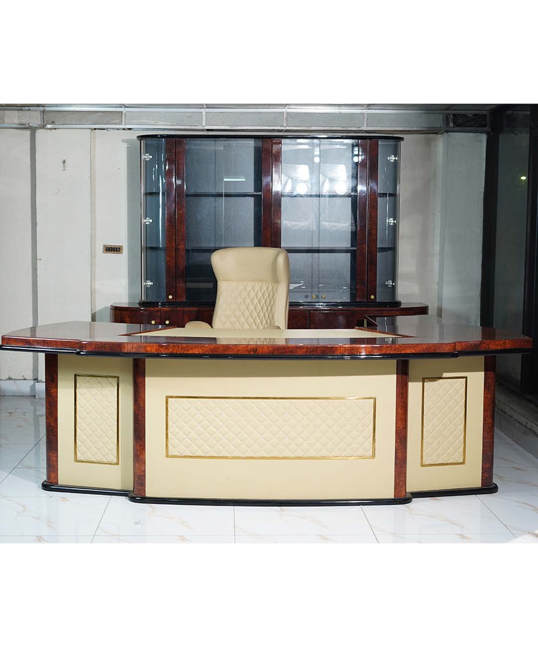 Grand Executive Desk Set with Luxury Finish