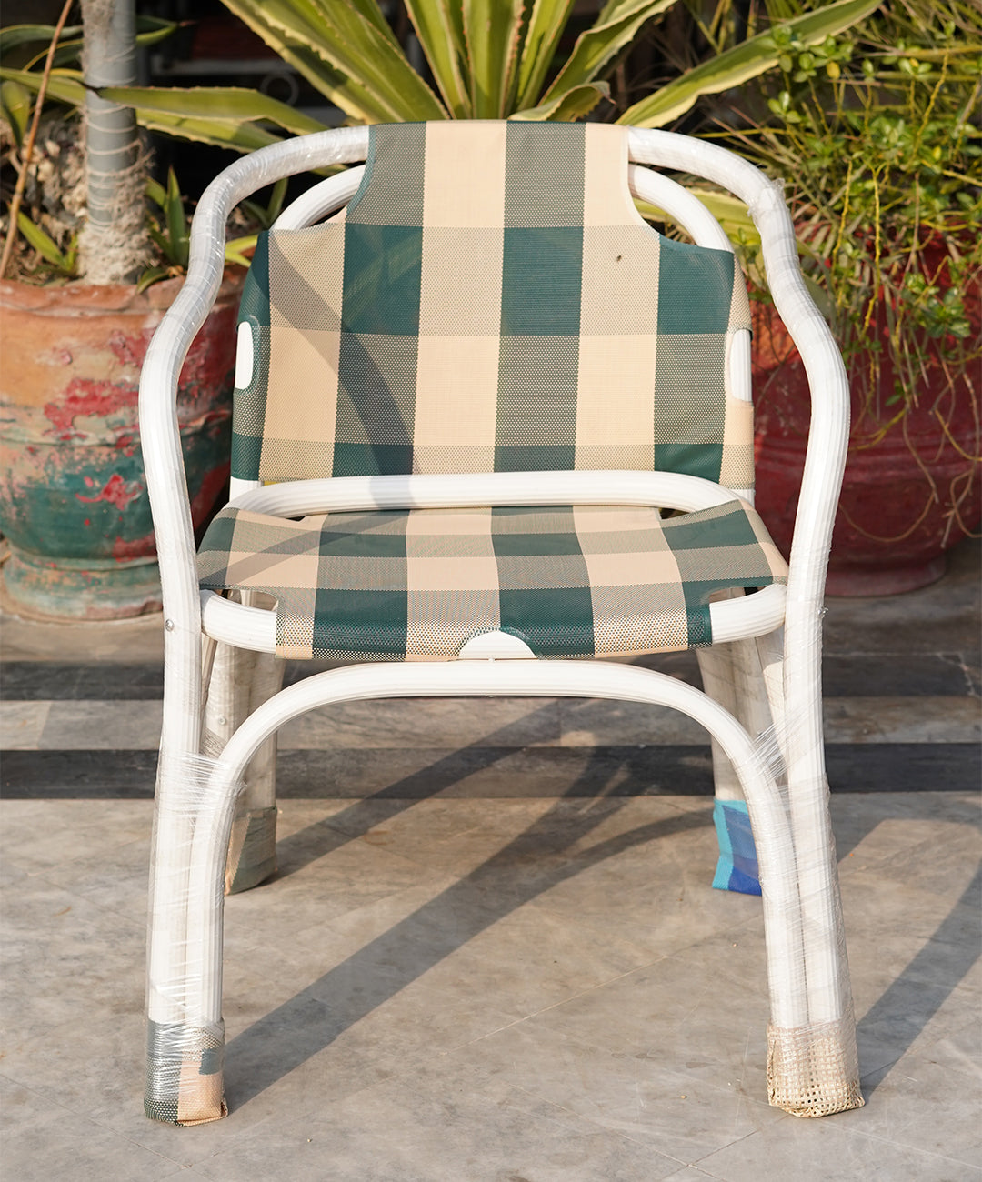 Elegant Outdoor Patio Set - Wicker & Metal Frame