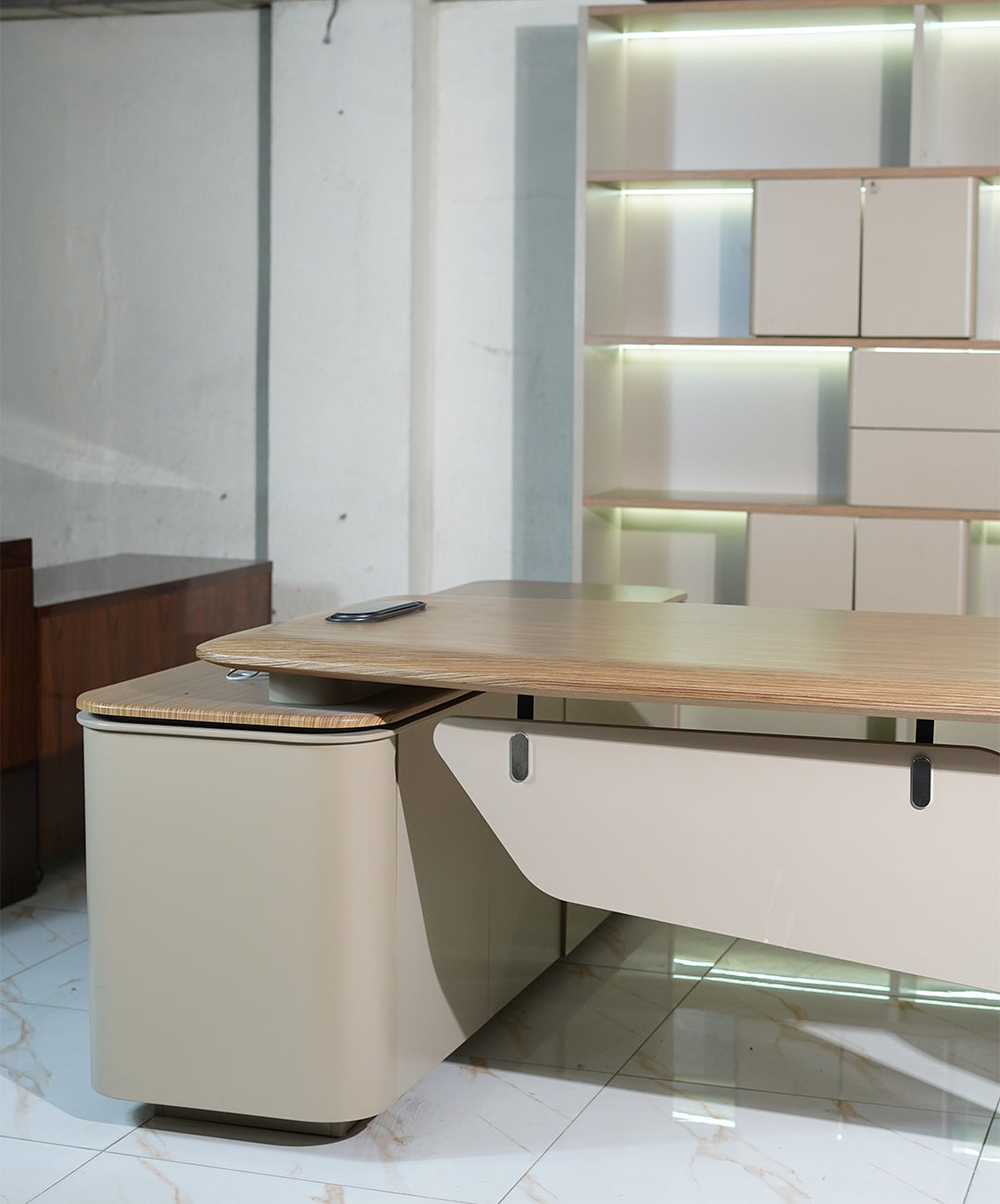 Modern Executive Desk with Stylish Cabinets & Wooden Finish