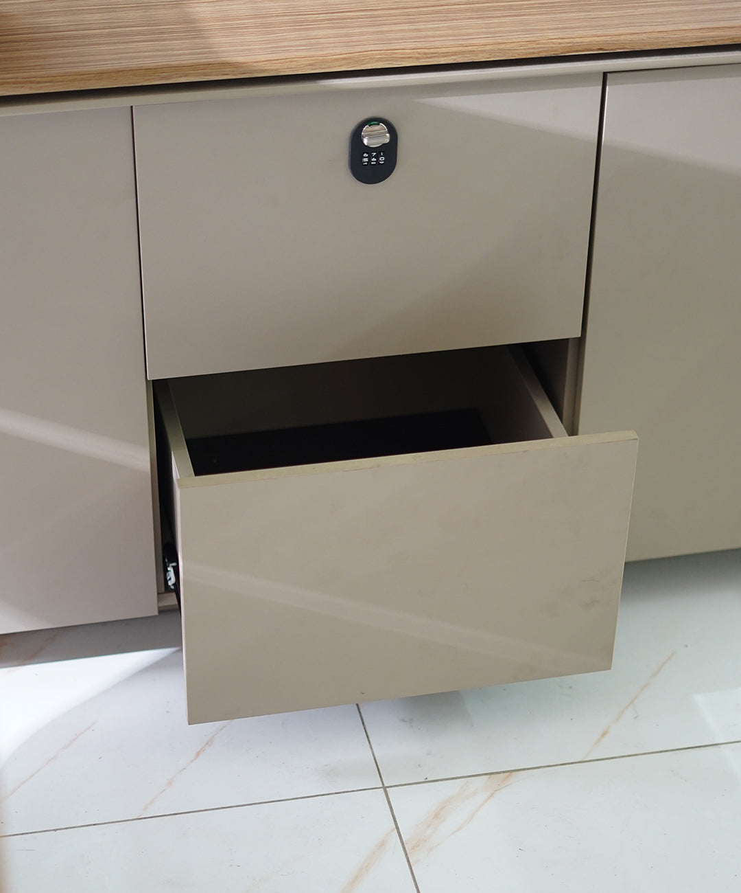 Modern Executive Desk with Stylish Cabinets & Wooden Finish