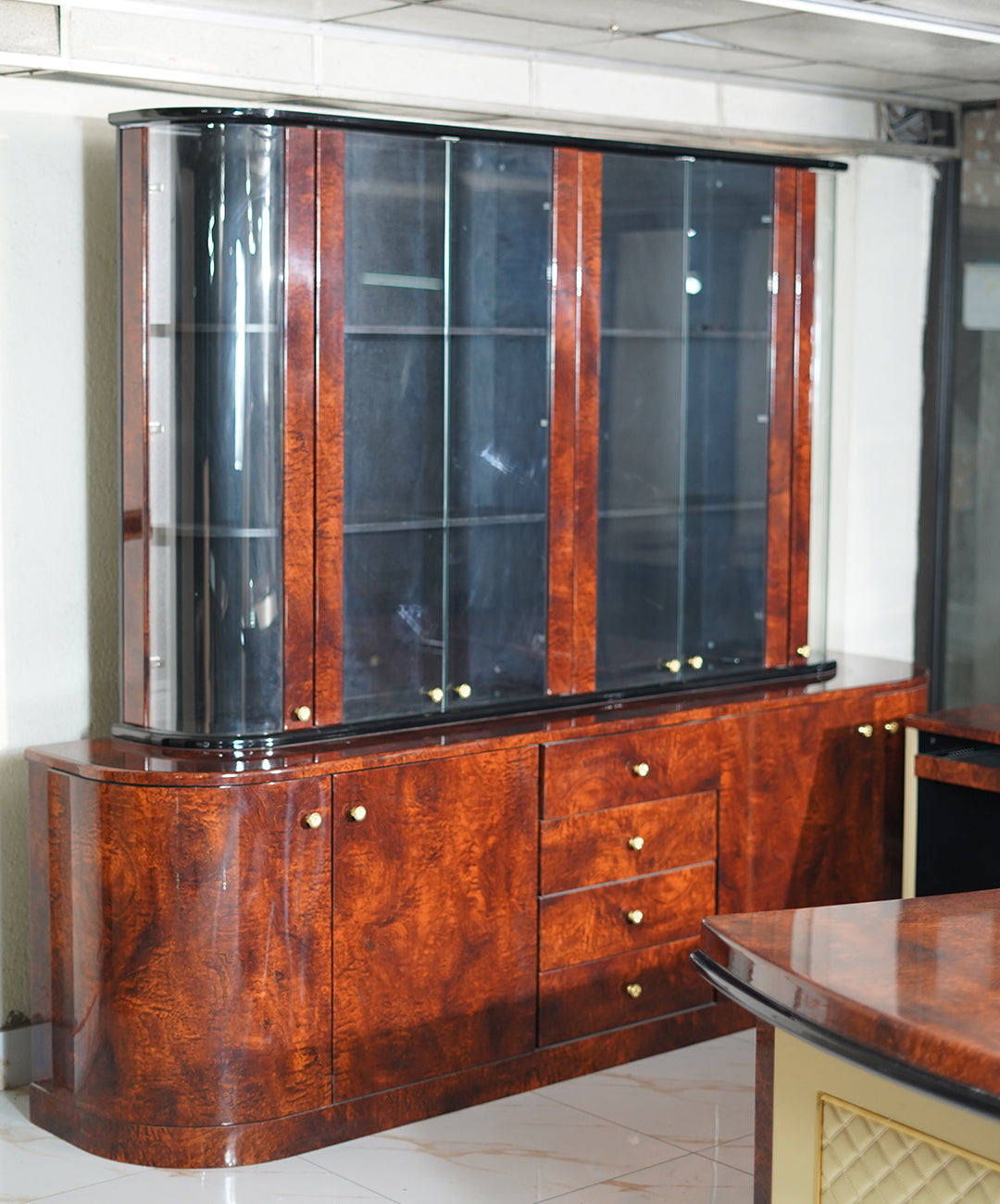 Grand Executive Desk Set with Luxury Finish